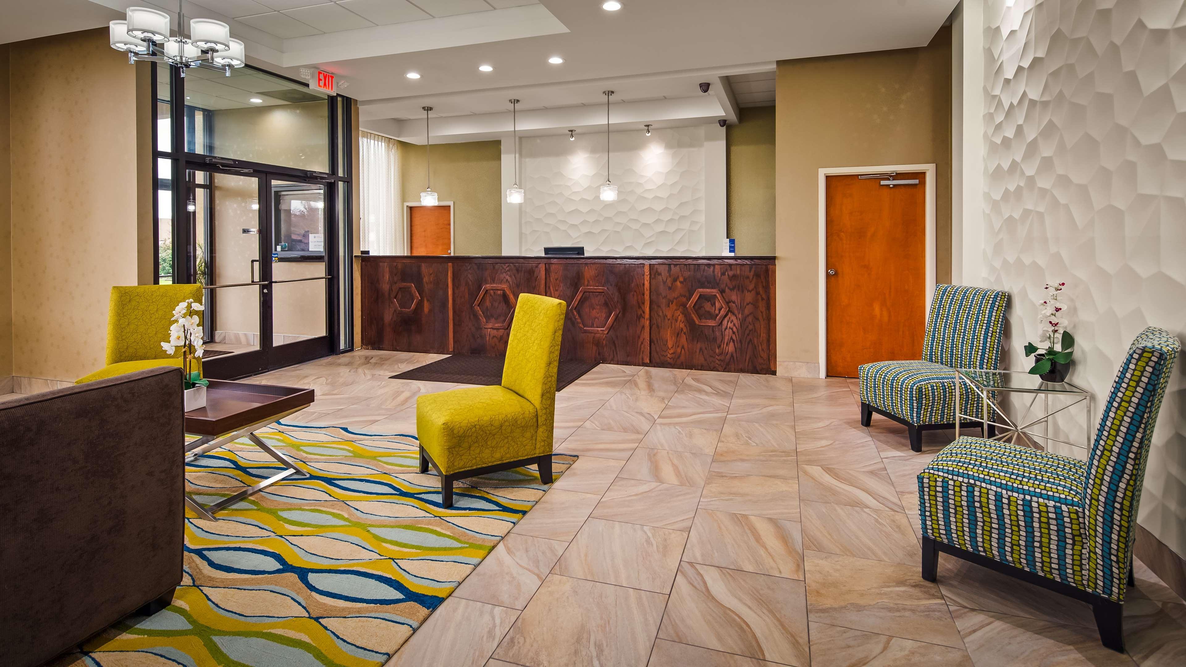 Best Western Inn & Suites Monroe Bagian luar foto