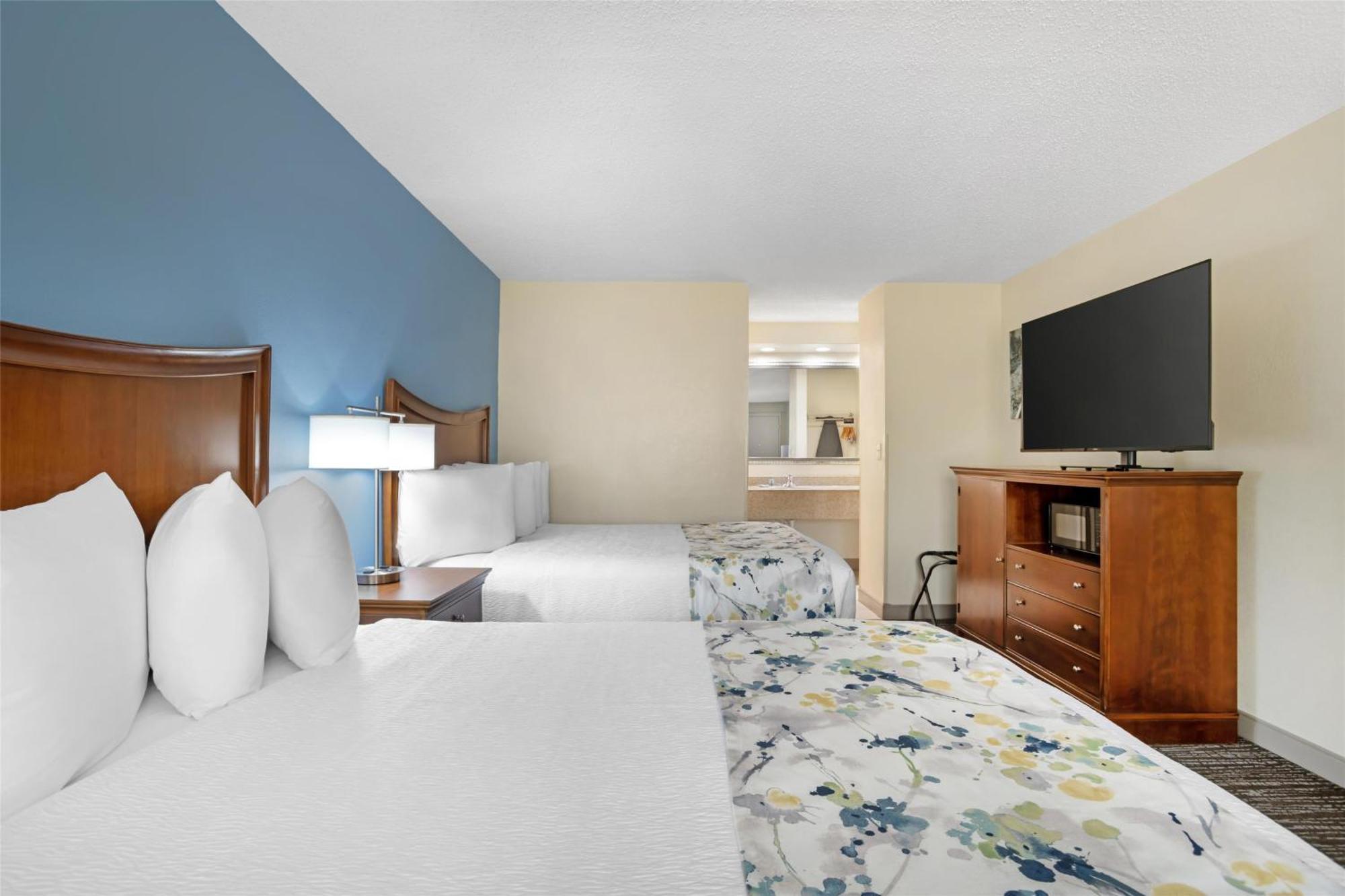 Best Western Inn & Suites Monroe Bagian luar foto