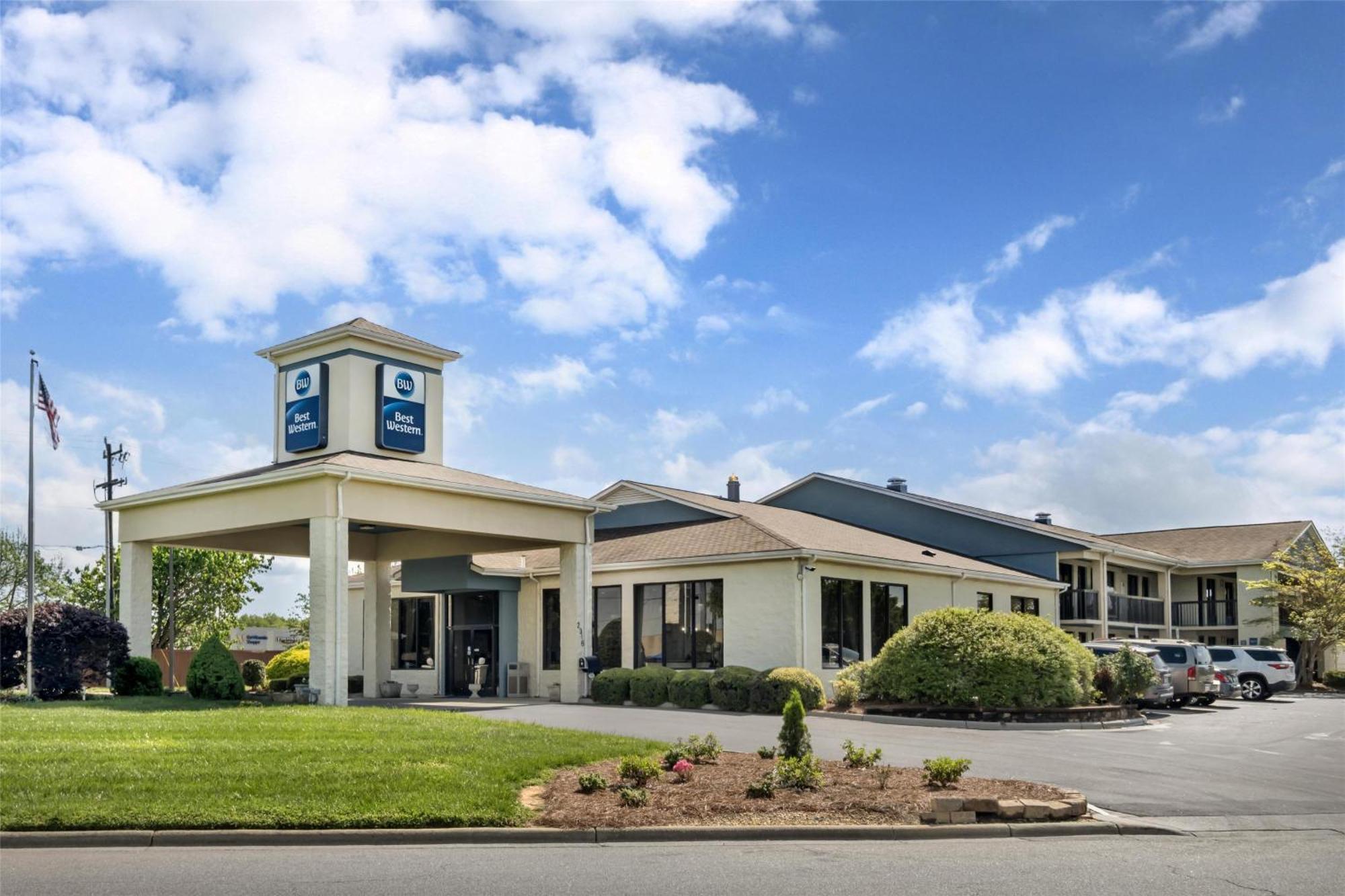 Best Western Inn & Suites Monroe Bagian luar foto
