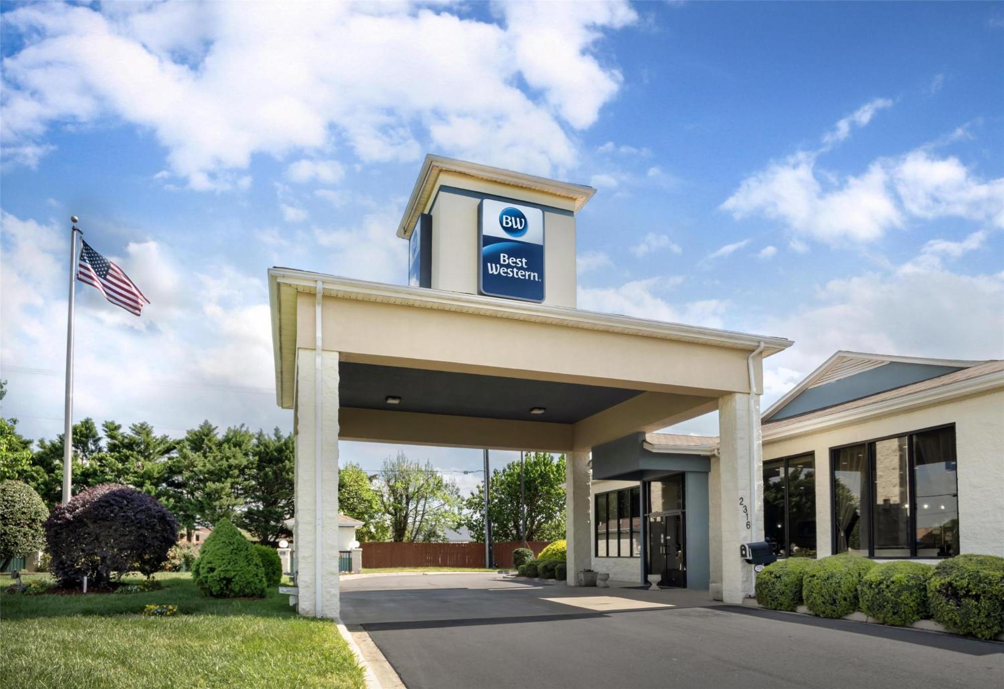 Best Western Inn & Suites Monroe Bagian luar foto