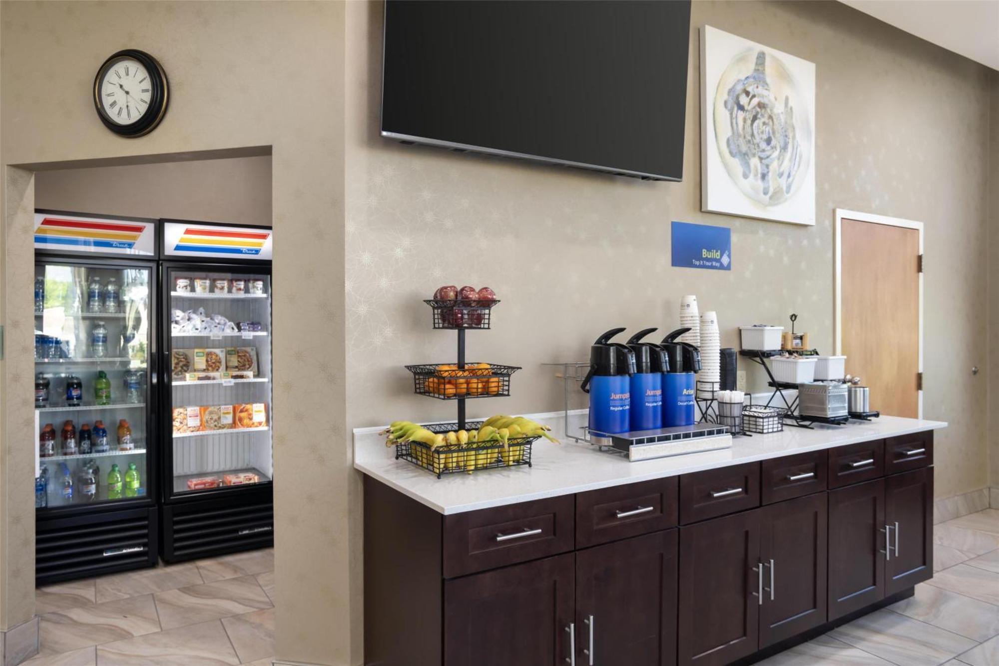Best Western Inn & Suites Monroe Bagian luar foto