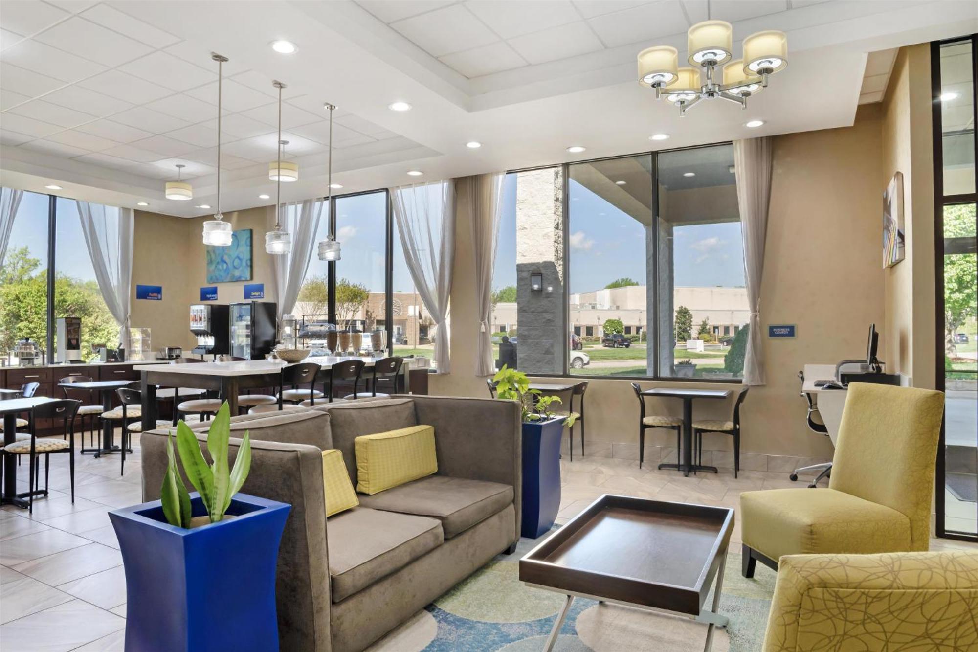 Best Western Inn & Suites Monroe Bagian luar foto