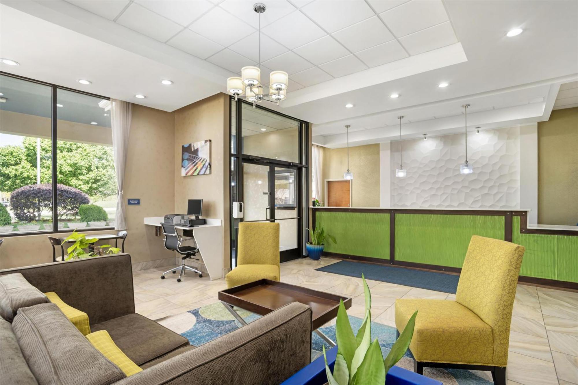 Best Western Inn & Suites Monroe Bagian luar foto