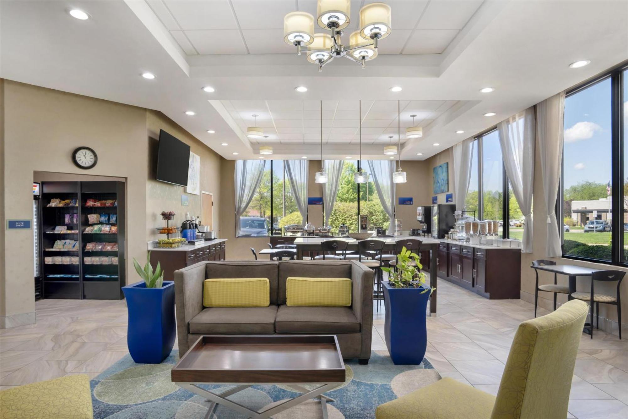 Best Western Inn & Suites Monroe Bagian luar foto