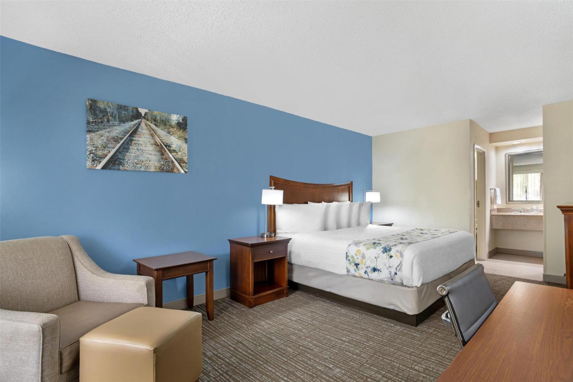 Best Western Inn & Suites Monroe Bagian luar foto