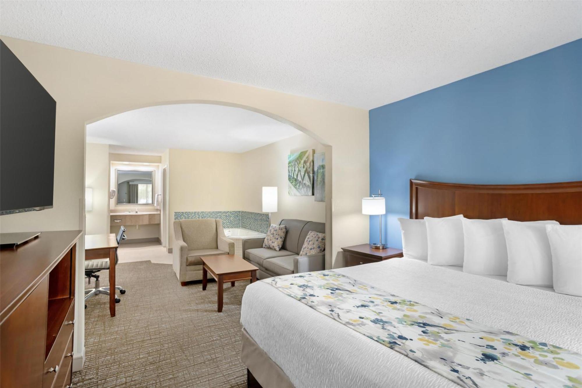 Best Western Inn & Suites Monroe Bagian luar foto