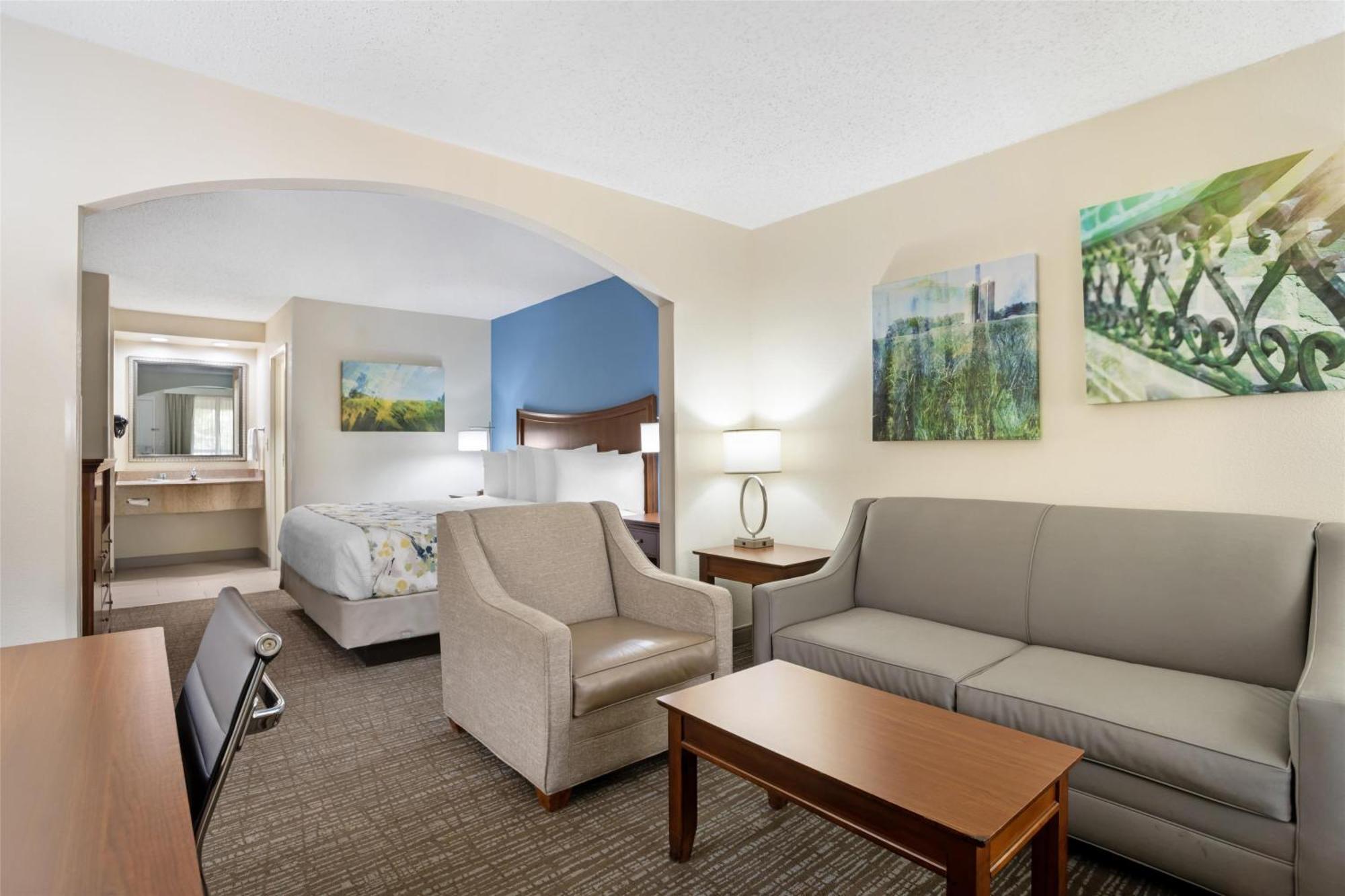 Best Western Inn & Suites Monroe Bagian luar foto