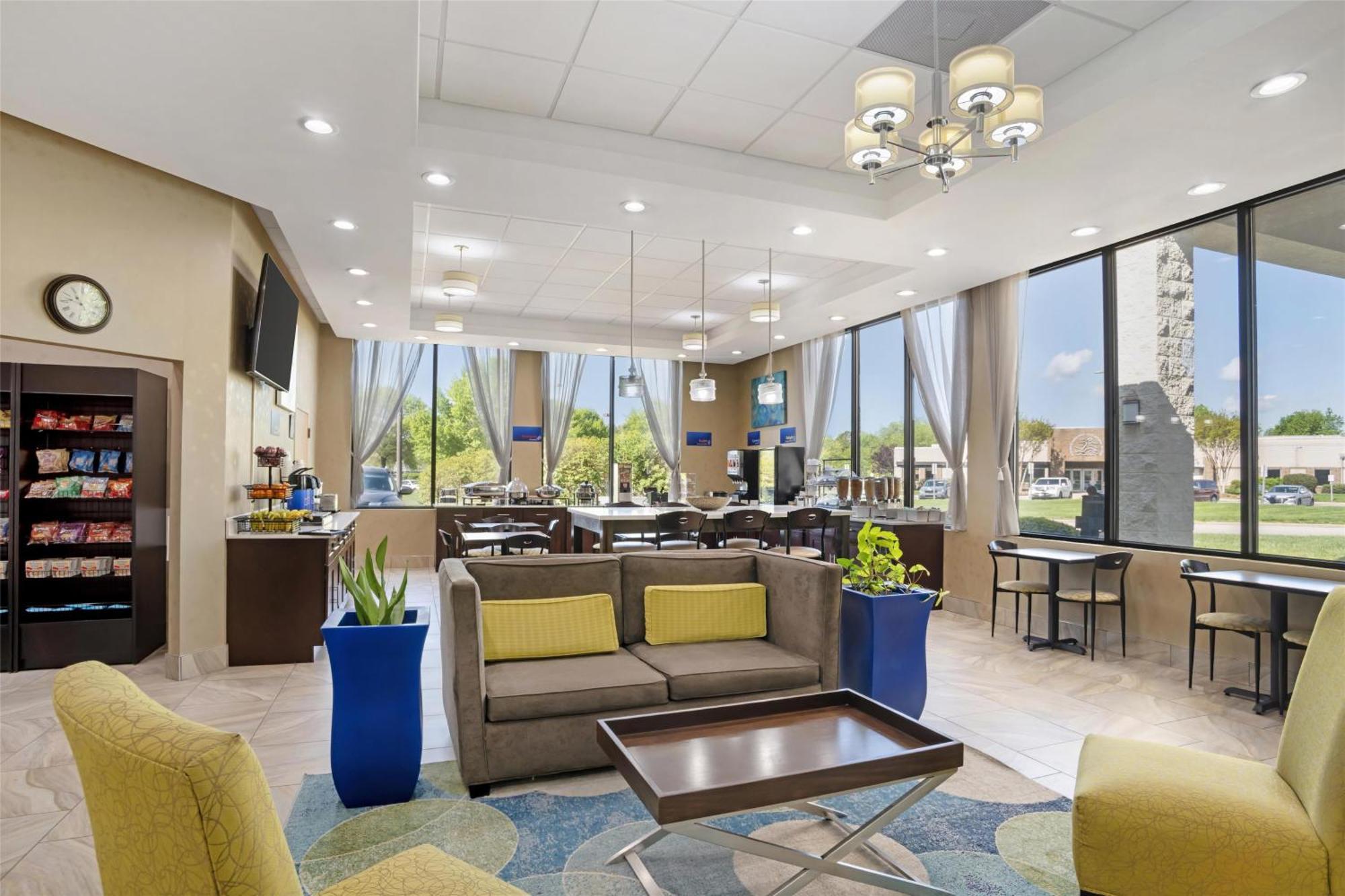 Best Western Inn & Suites Monroe Bagian luar foto