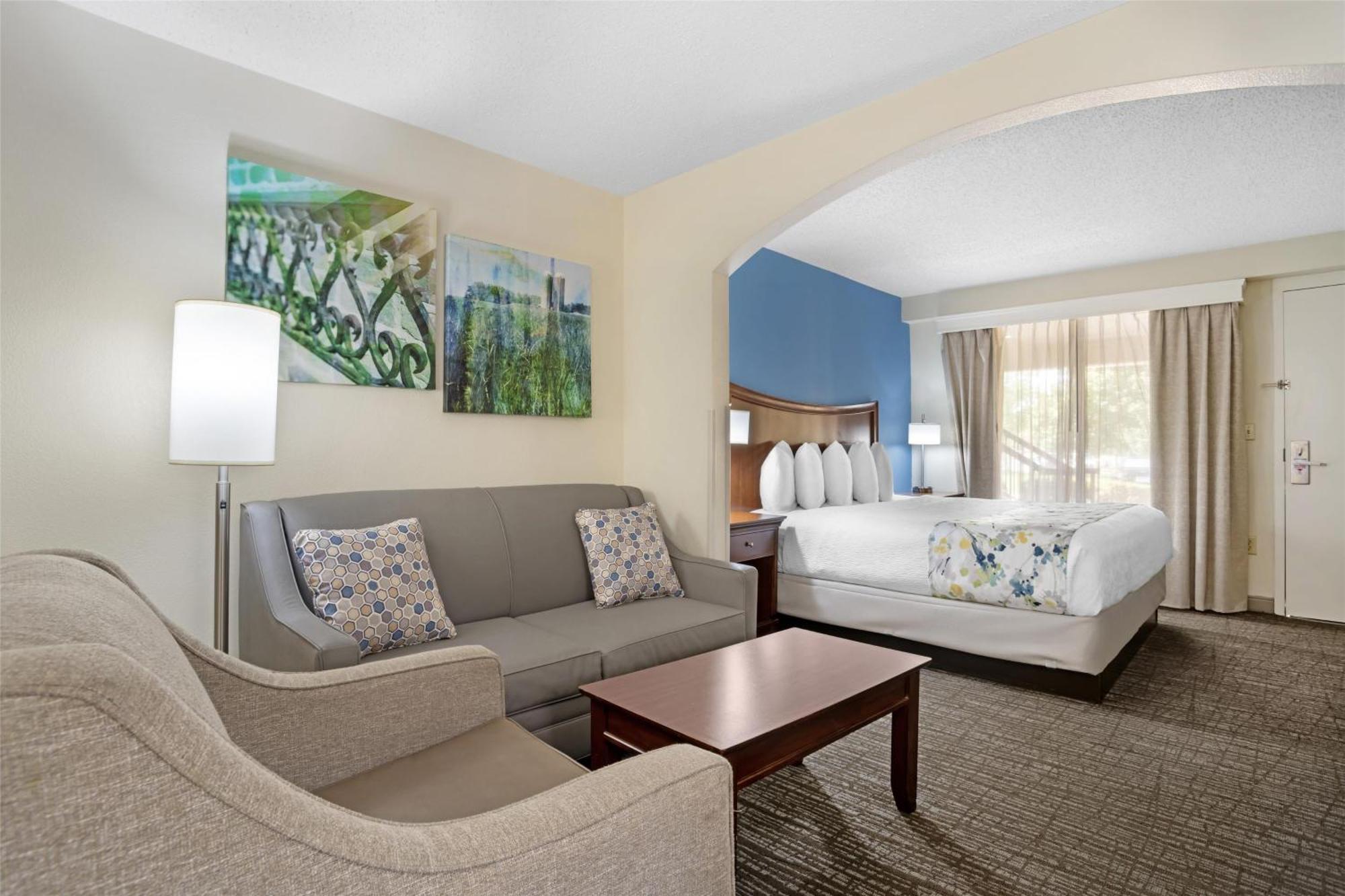 Best Western Inn & Suites Monroe Bagian luar foto
